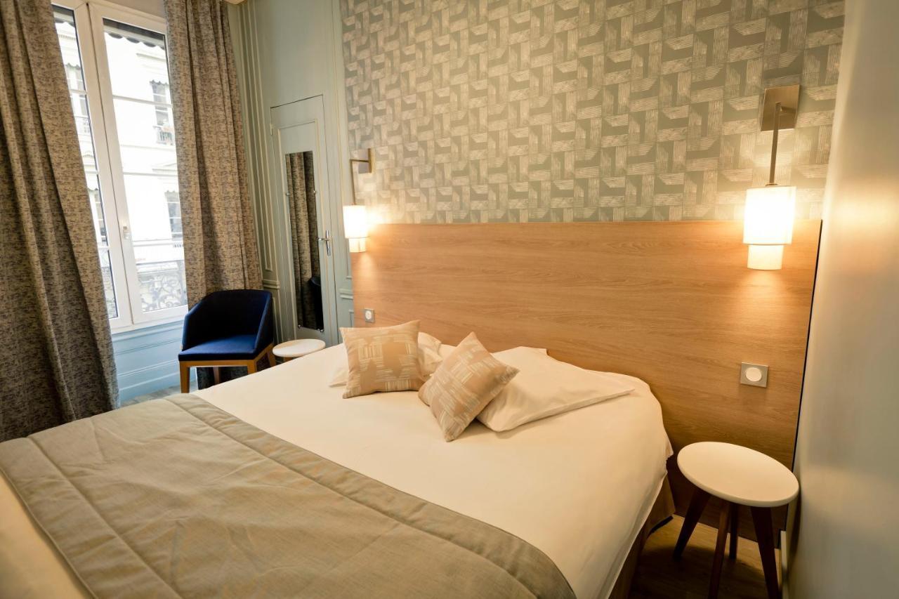 Hotel Du Dauphin Лион Екстериор снимка