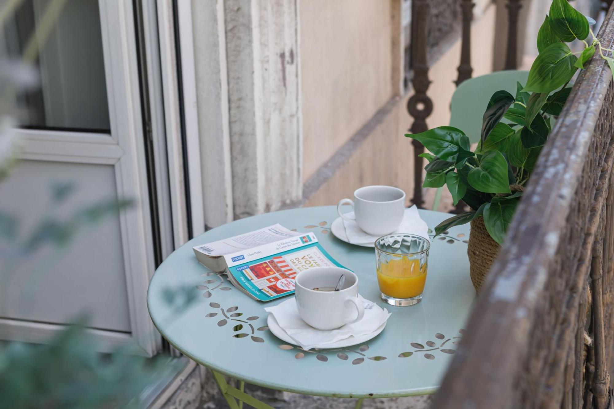 Hotel Du Dauphin Лион Екстериор снимка