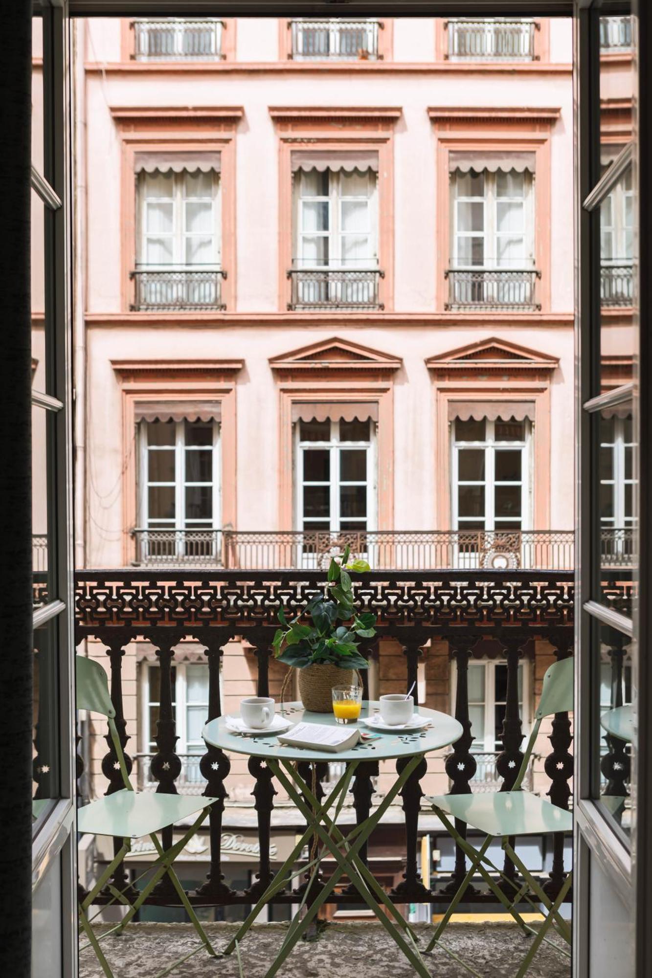 Hotel Du Dauphin Лион Екстериор снимка