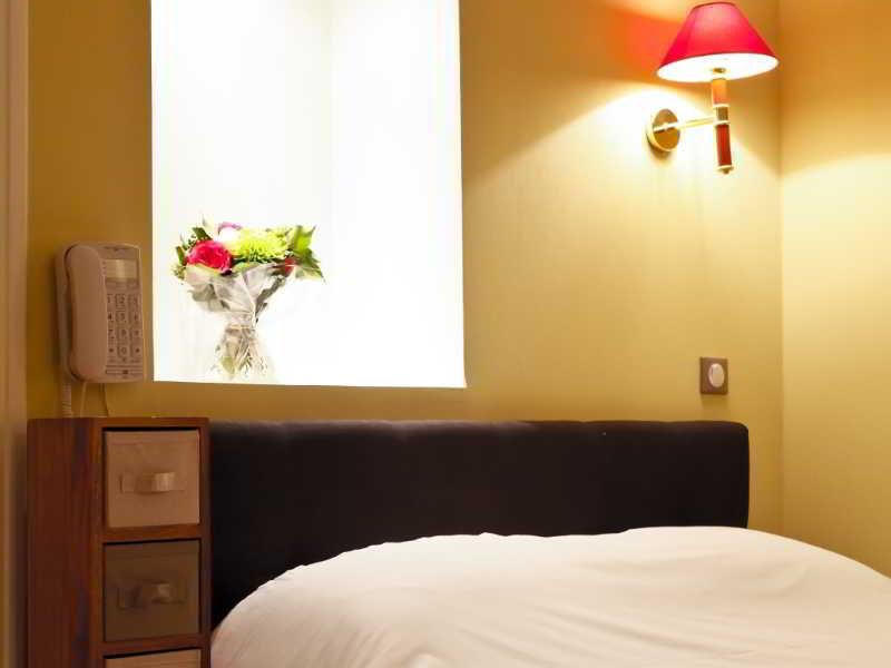 Hotel Du Dauphin Лион Екстериор снимка