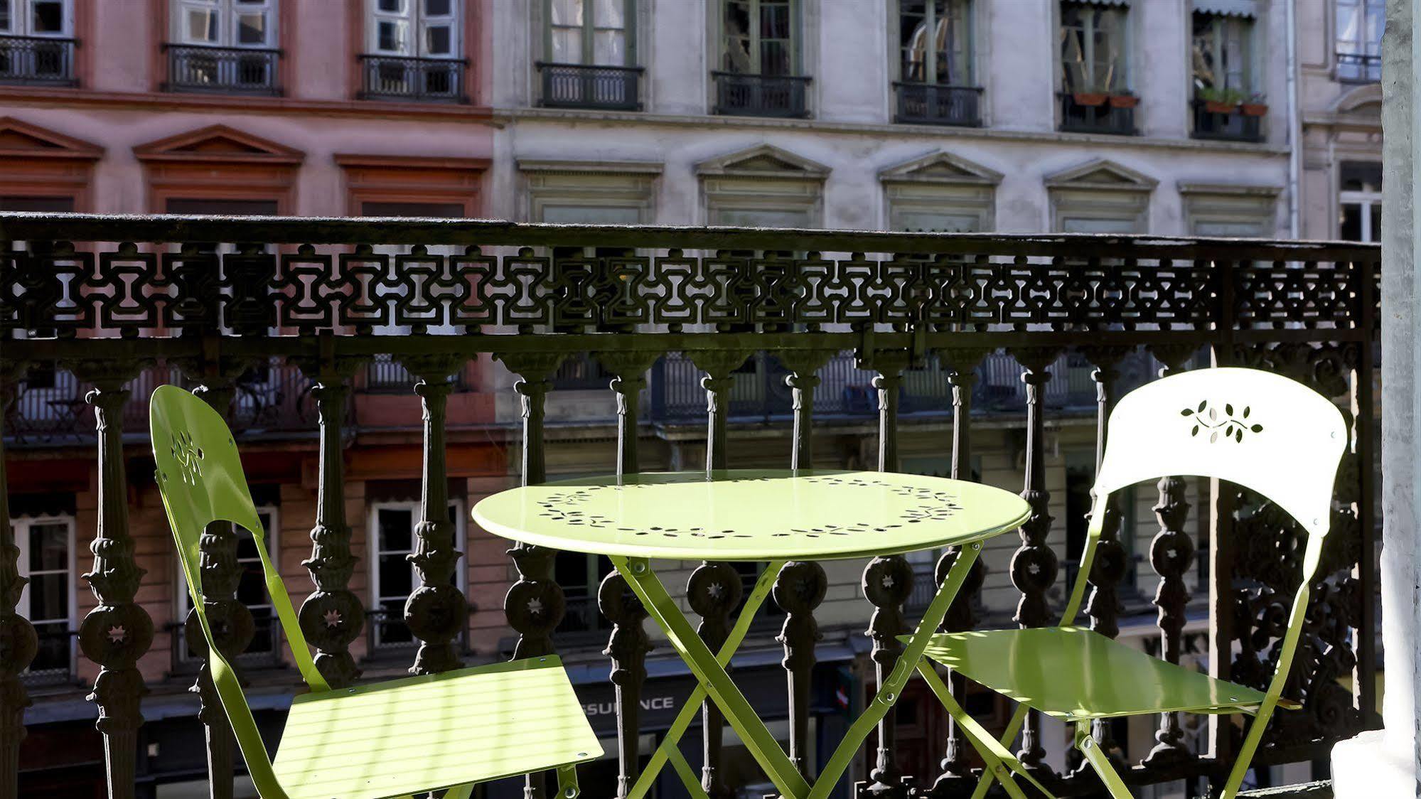 Hotel Du Dauphin Лион Екстериор снимка