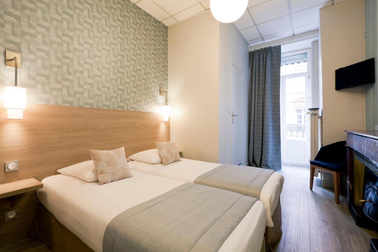 Hotel Du Dauphin Лион Екстериор снимка