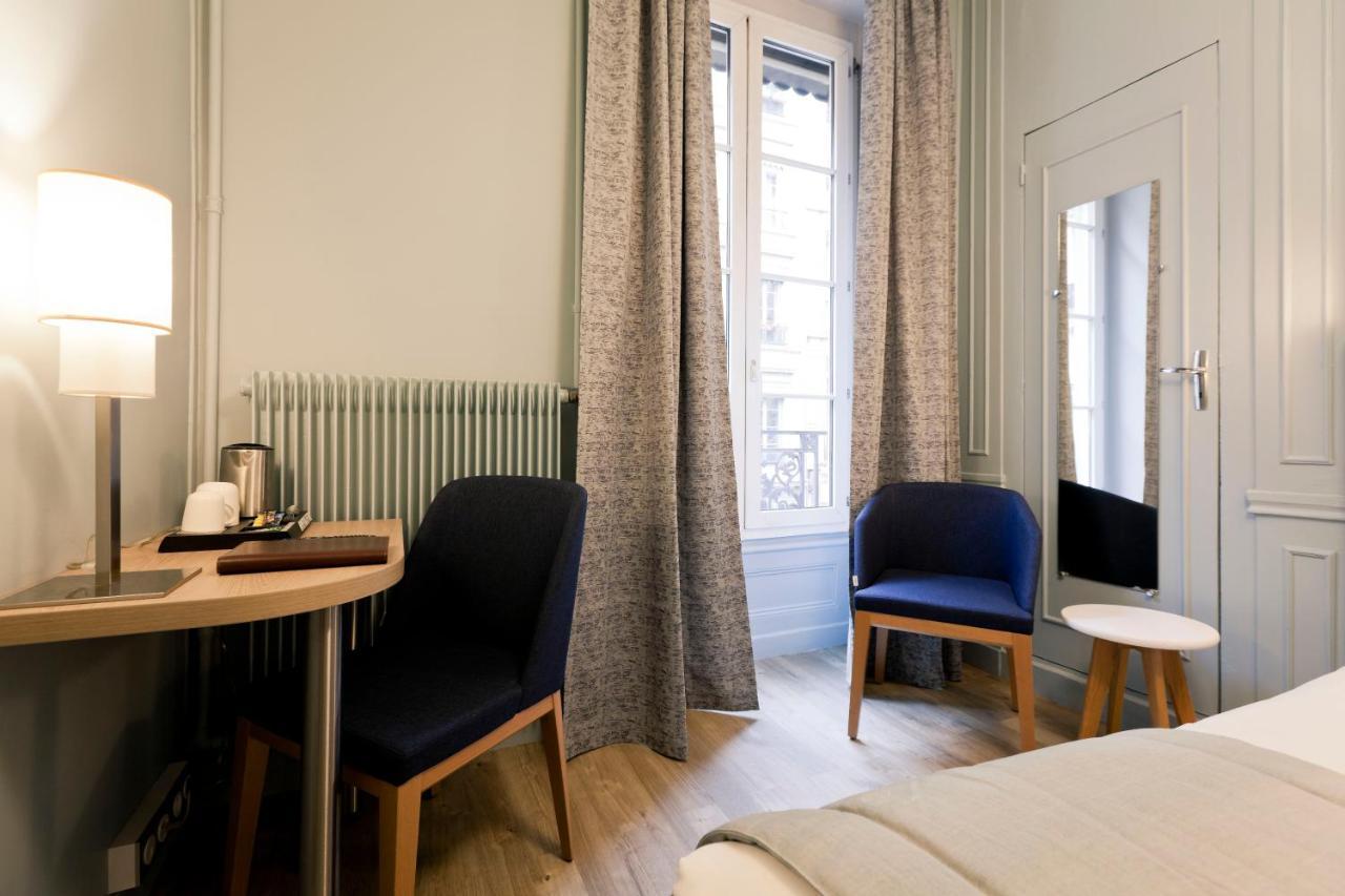 Hotel Du Dauphin Лион Екстериор снимка