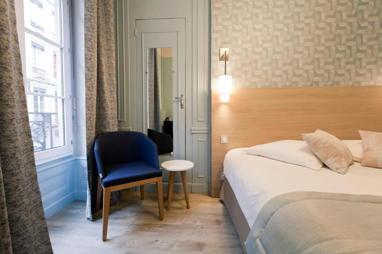 Hotel Du Dauphin Лион Екстериор снимка