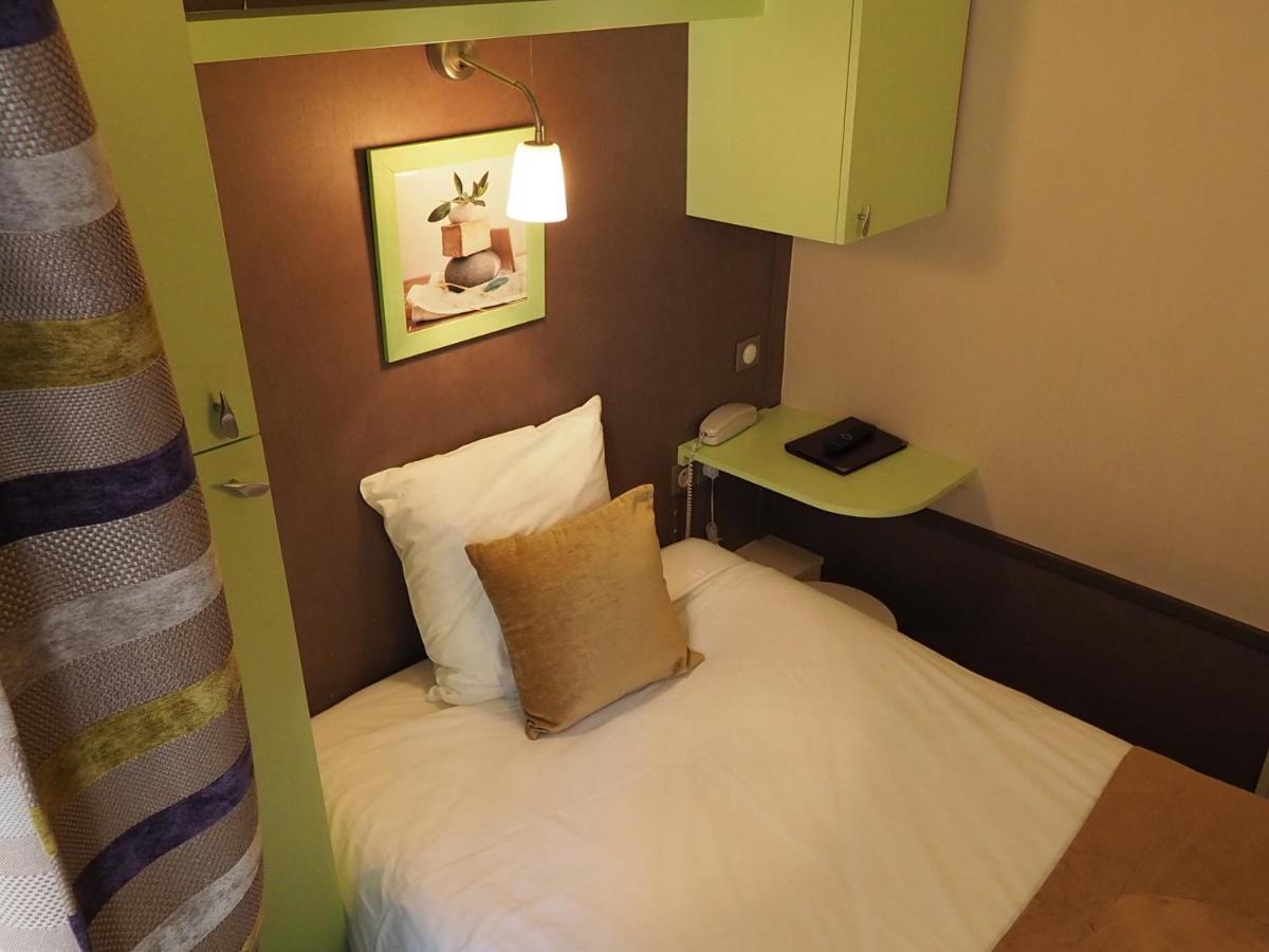 Hotel Du Dauphin Лион Екстериор снимка